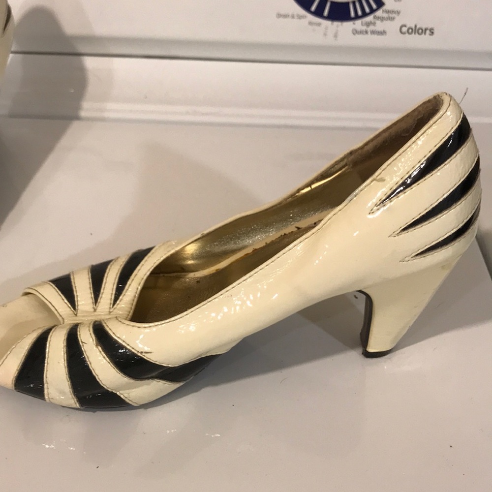 Shoes - Picture 4 of 5